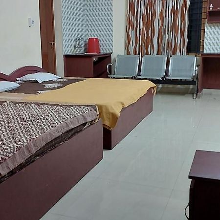 Guruvayur Adithya ภายนอก รูปภาพ