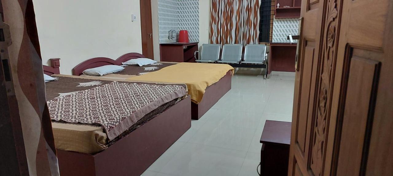 Guruvayur Adithya ภายนอก รูปภาพ